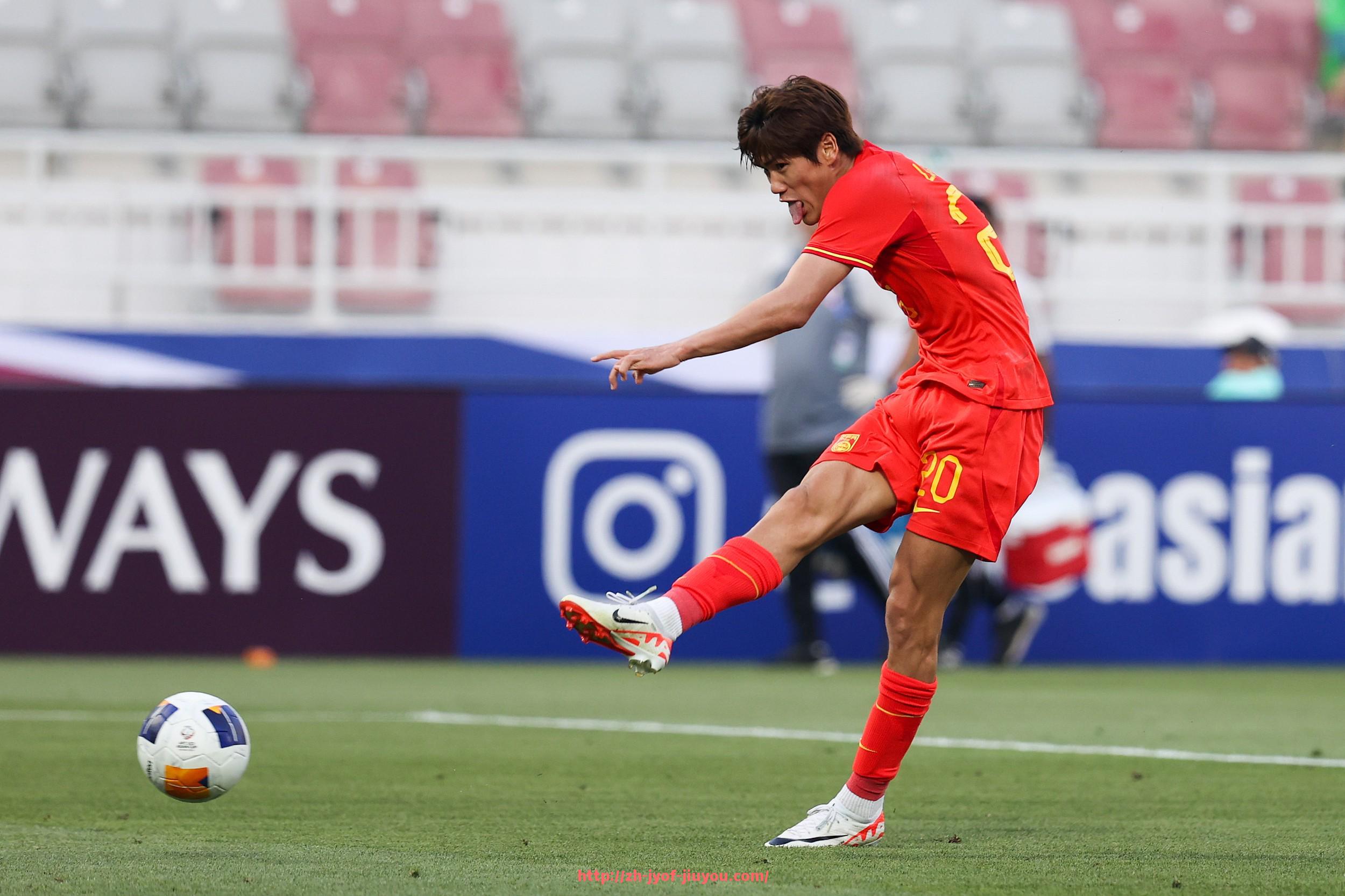 九游jiuyou-法甲联赛精彩时刻盘点与2025赛季高光镜头回顾